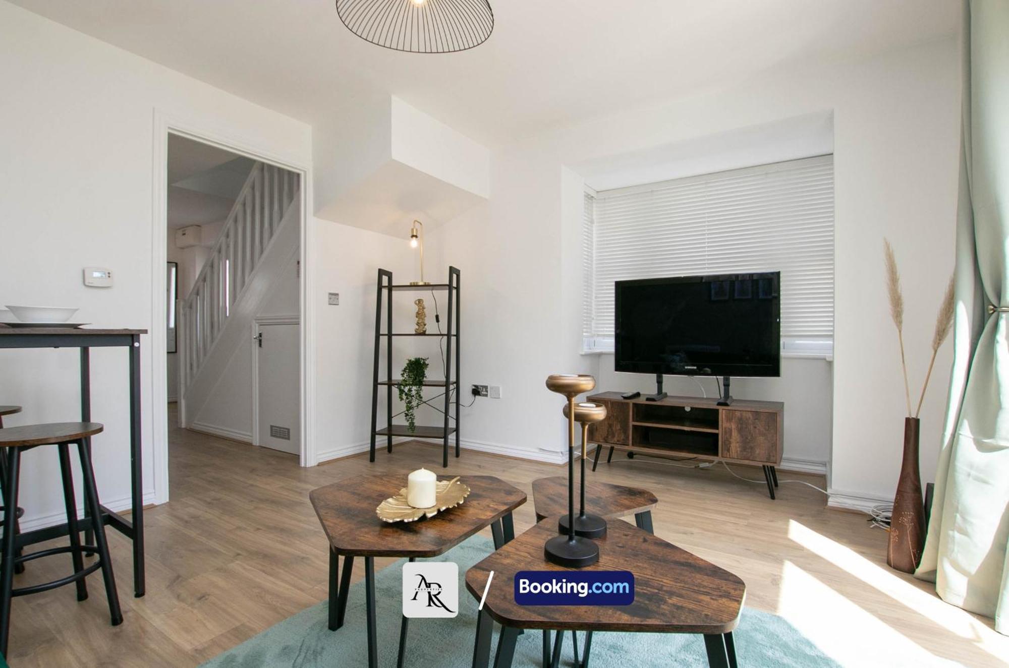 Cozy House By Ar Properties Short Lets & Serviced Accommodation Colchester Exterior photo