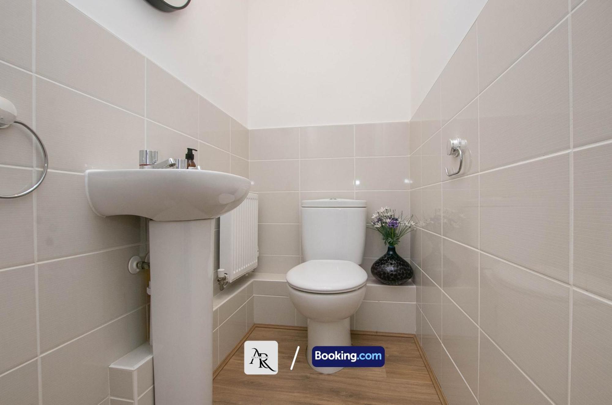 Cozy House By Ar Properties Short Lets & Serviced Accommodation Colchester Exterior photo